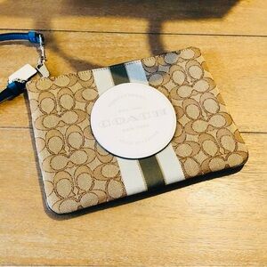 Coach Signature Jacquard/ Leather Dempsey Large Wristlet